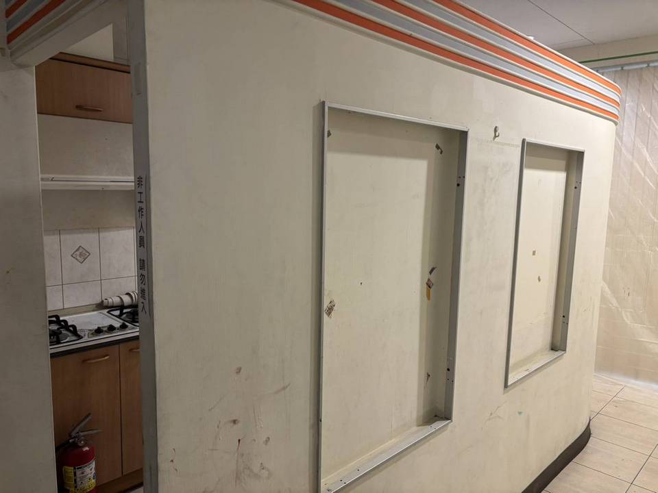 �x����٩