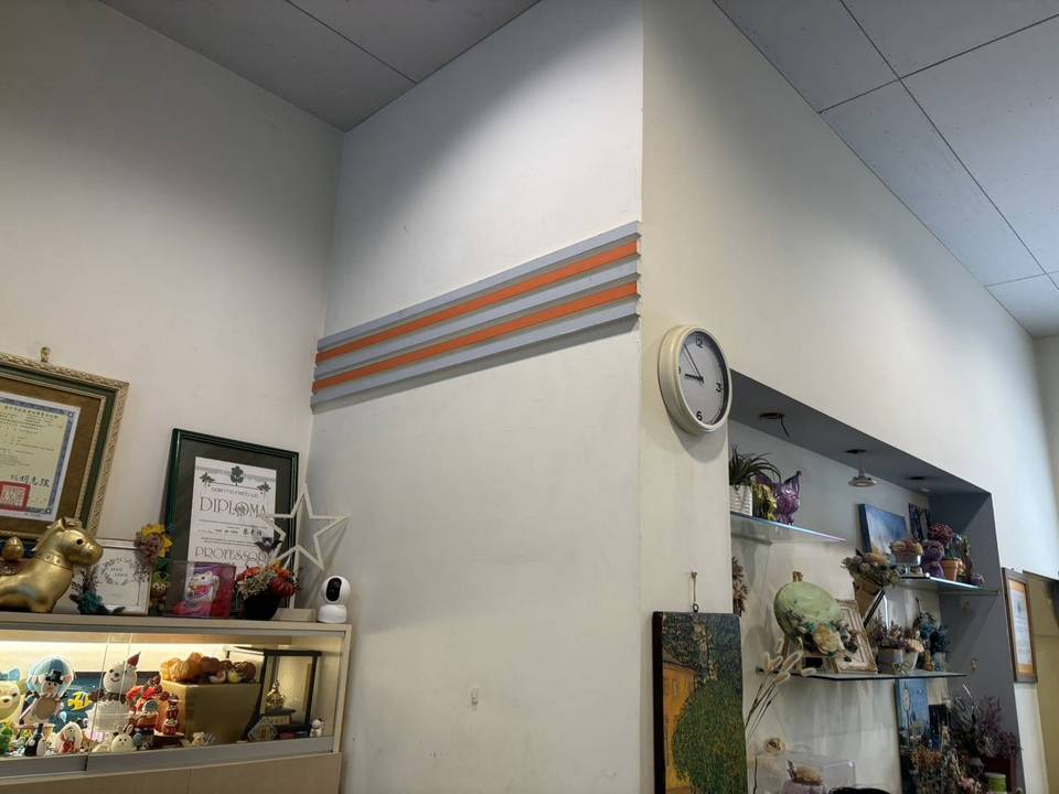 �x����٩