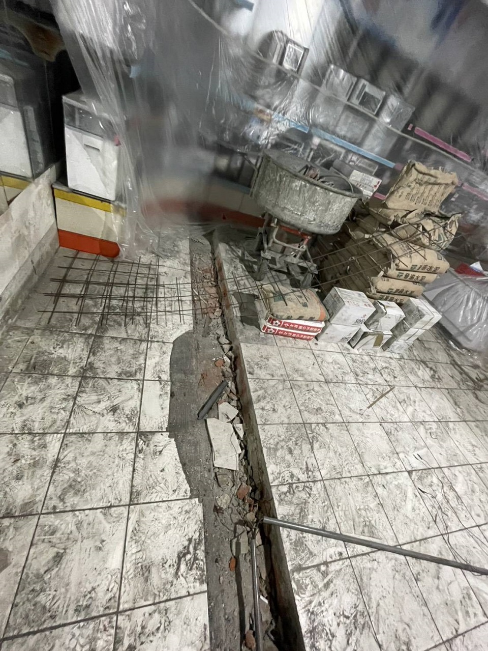 �j����M�B