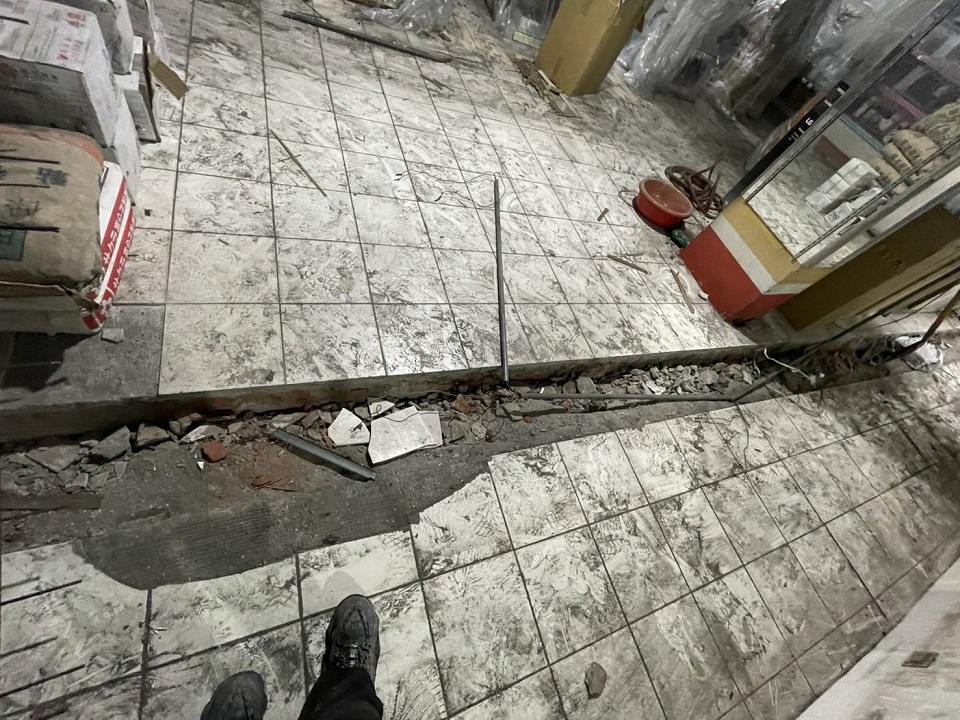 �j����M�B