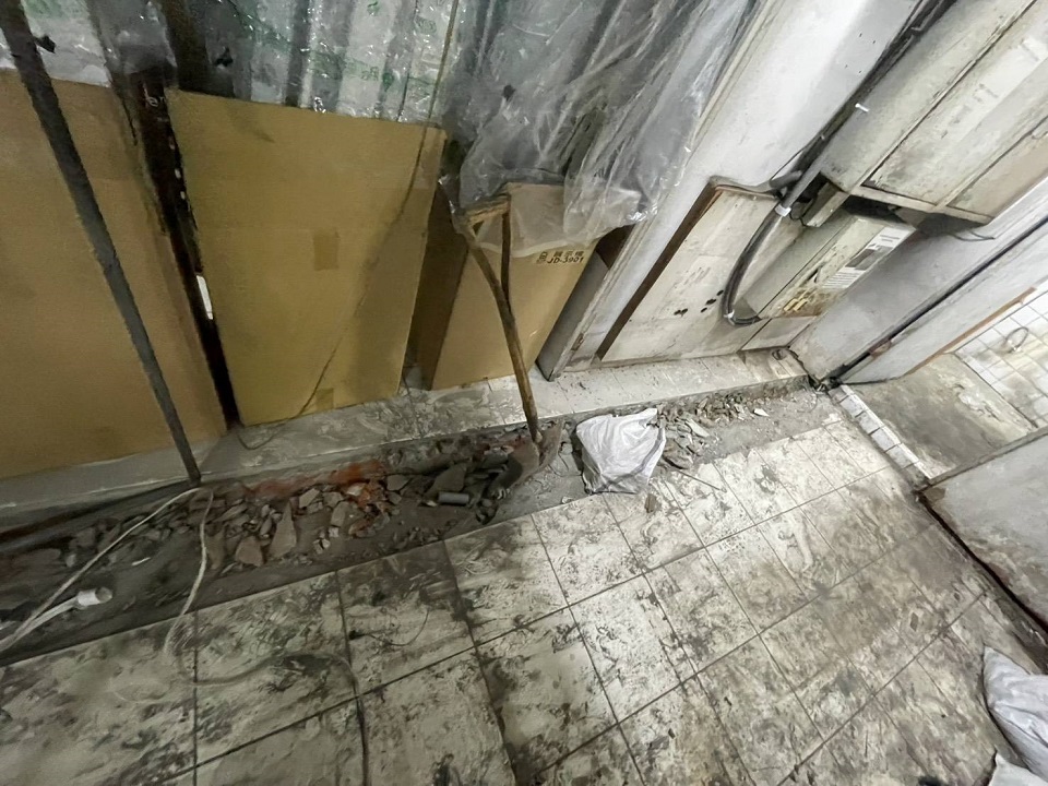 �j����M�B