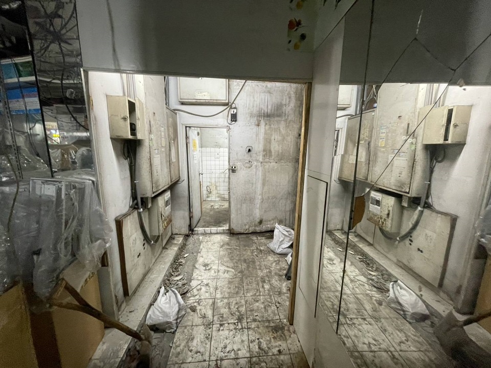 �j����M�B