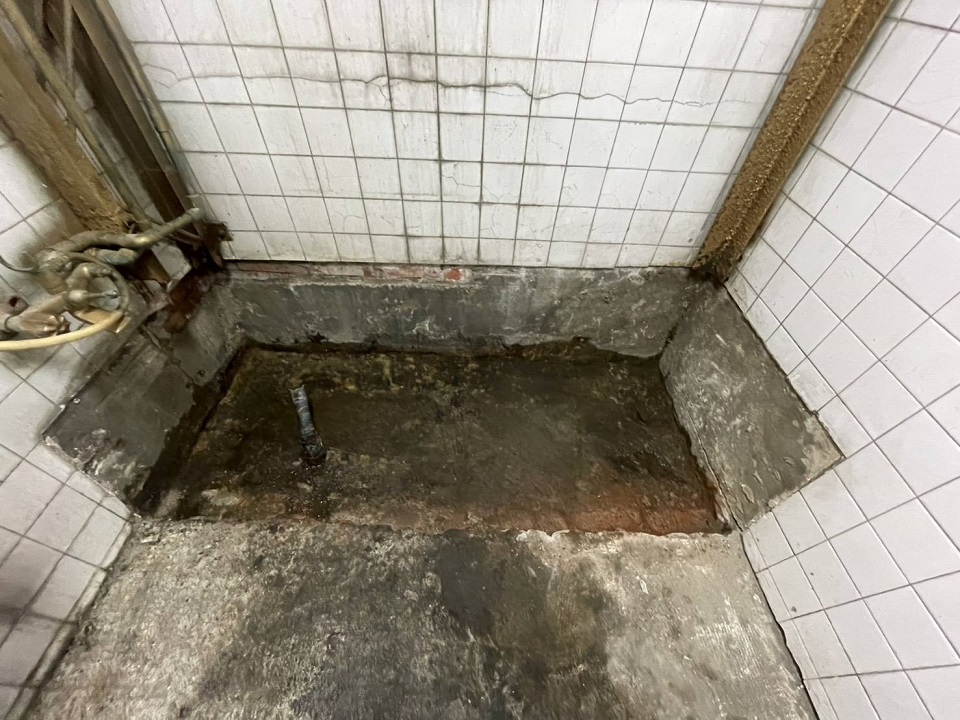 �j����M�B