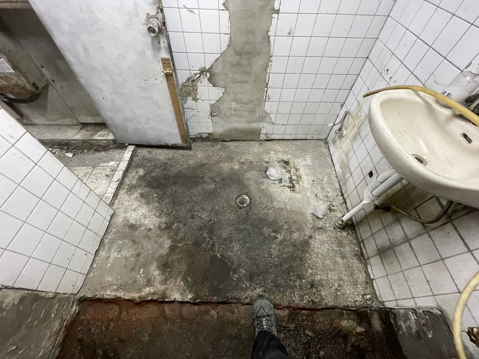 �j����M�B