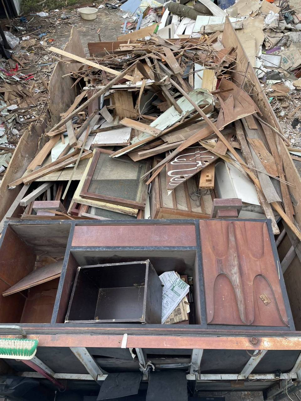 �x���ӥ��ϩ�M�B