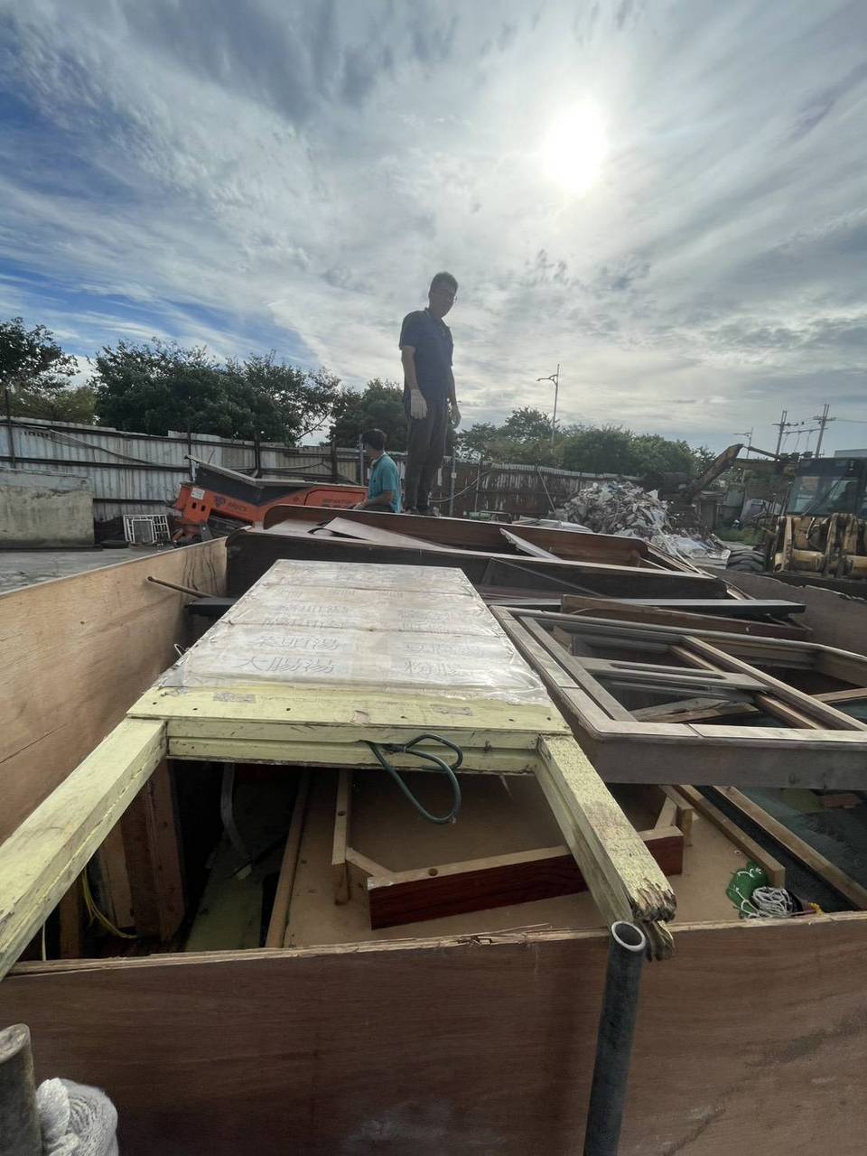 �x���ӥ��ϩ�M�B